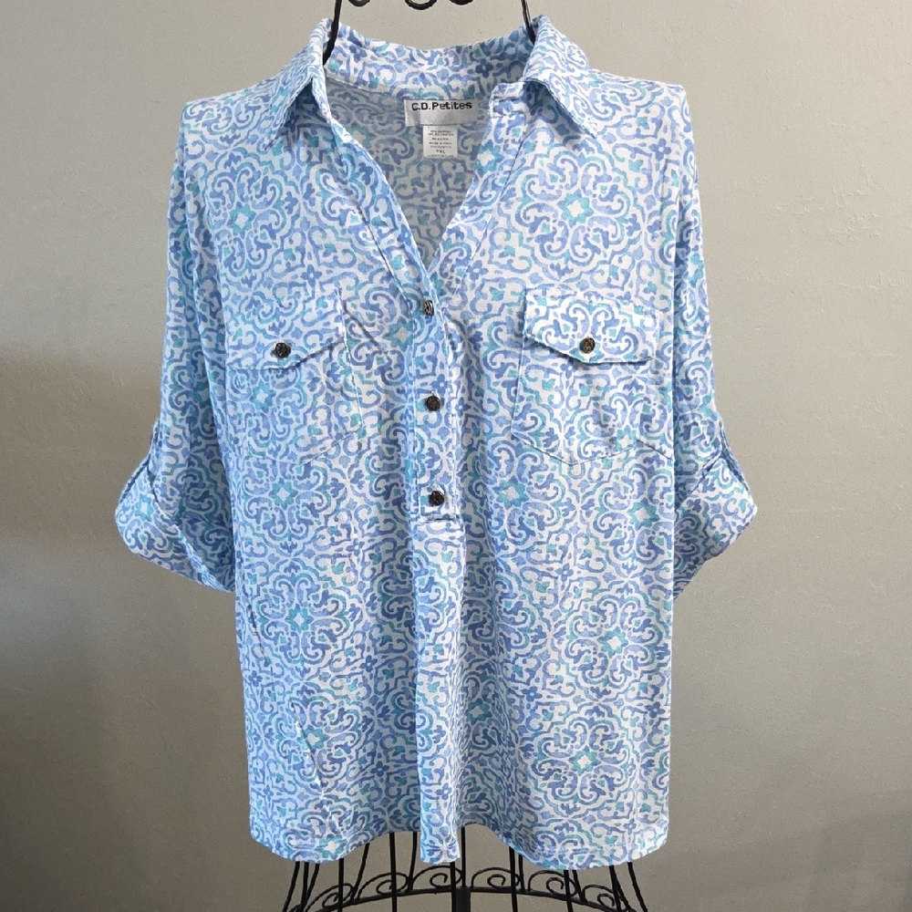 Go Pictures Blue and White Patterned Button Down Shirt